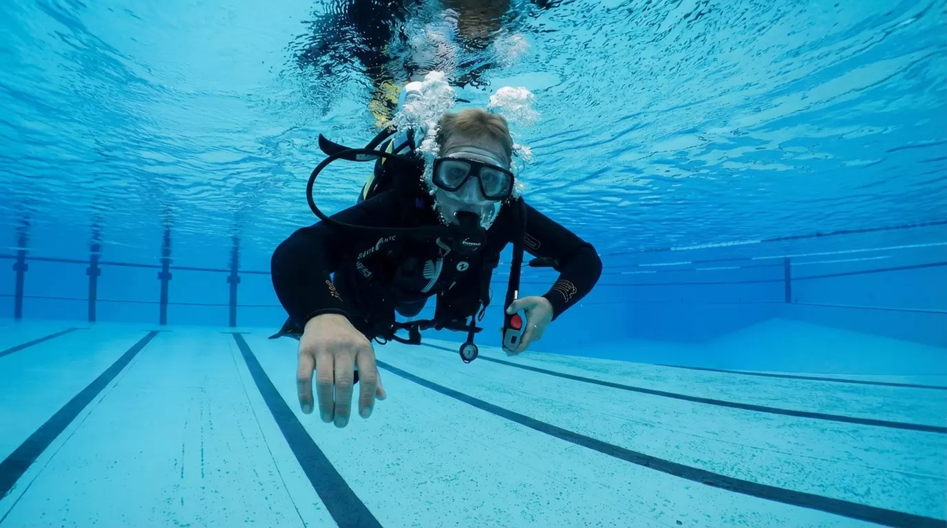 Dein erstes Tauchabenteuer: Schnuppertauchen inkl. Leihausrüstung für 1 oder 2 Personen mit erfahrener Betreuung - Primary Image