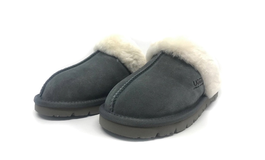 Image 7: UGG Unisex Muffin Scuff Slippers