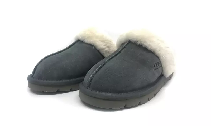 UGG Unisex Muffin Scuff Slippers