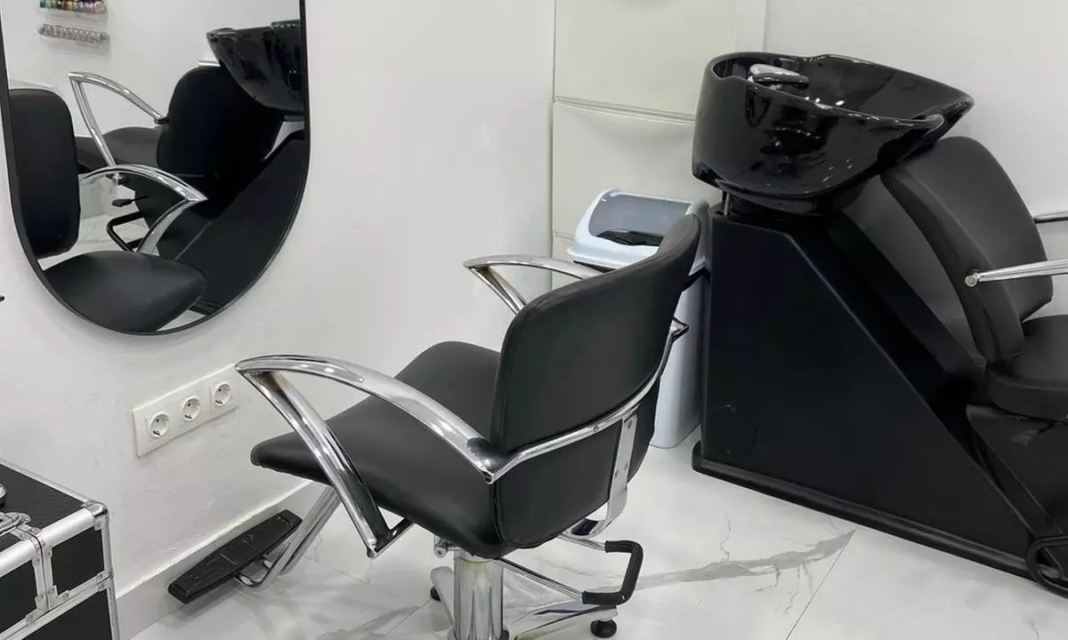 1 sesión de manicura, pedicura o puesta de uñas acrílicas para 1