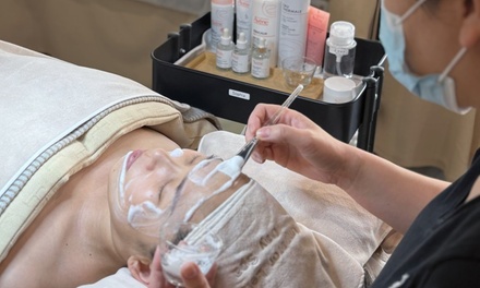 One Deep Cleansing Facial - Emperor Leisure Day Spa