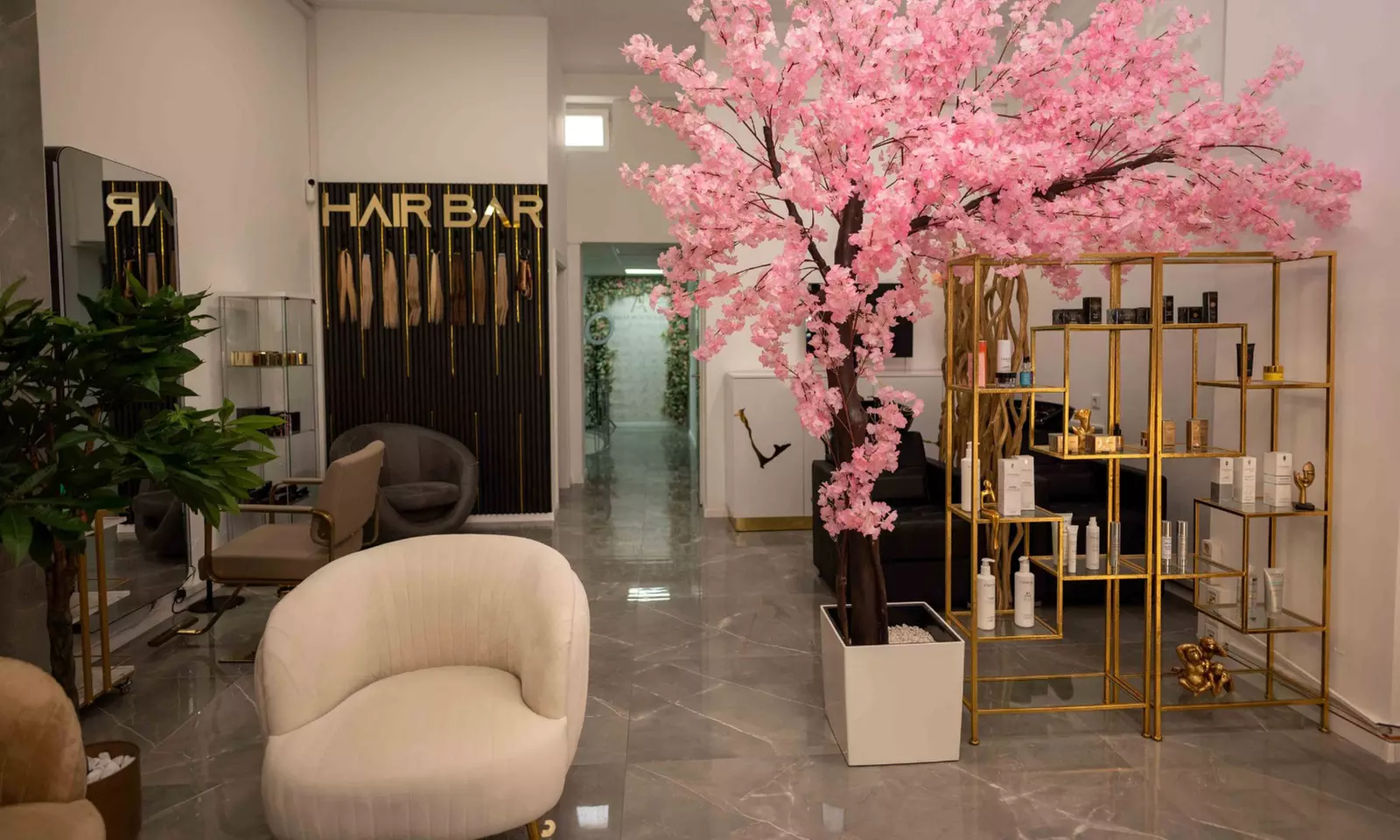 Wimpern- und/oder Augenbrauen-Lifting inkl. Färben für 1 Person