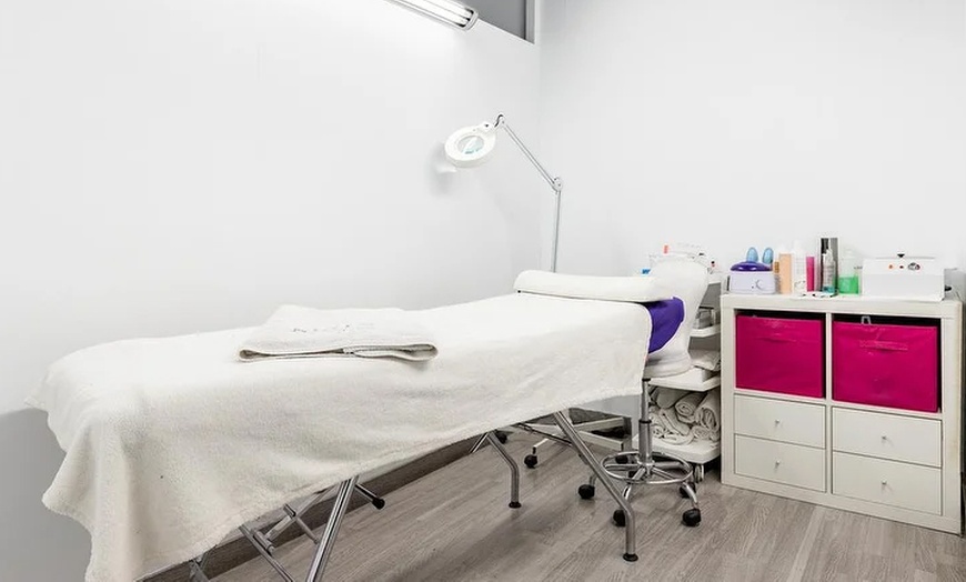 Image 2: Masaje relajante con peeling corporal y opción a presoterapia y más 