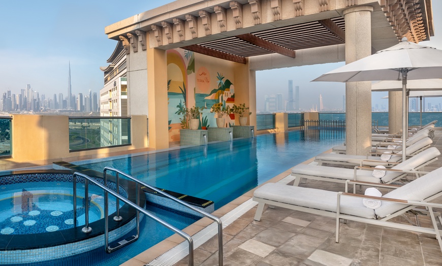 Image 9: Rooftop Style Night Brunch & Soft/House Beverages w/ DJ Experience