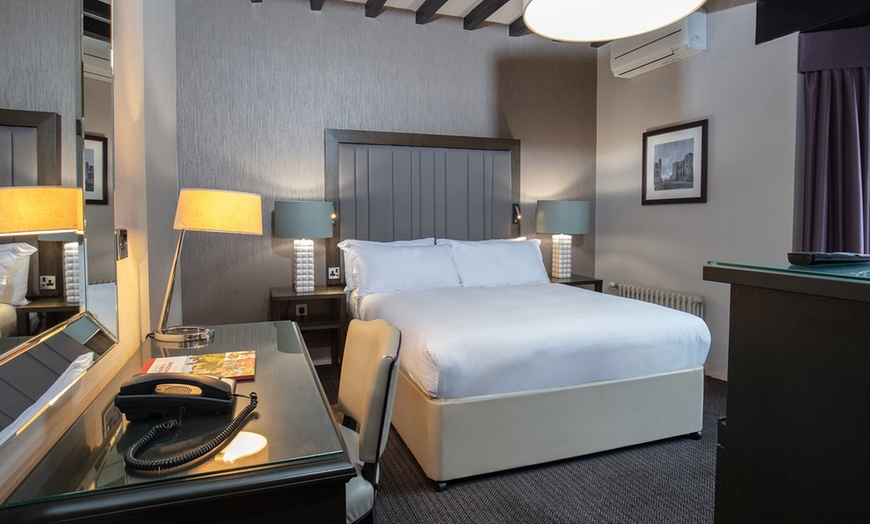 Image 11: QHotels Warwickshire: Classic Double/Twin Room with Breakfast