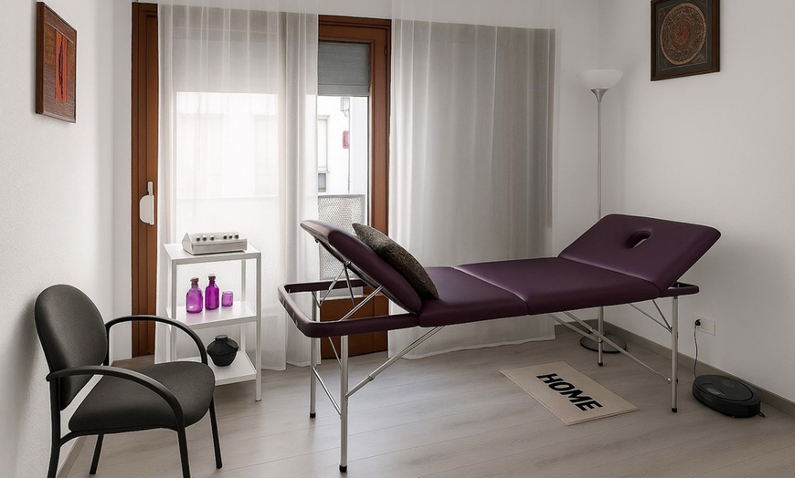 Image 4: Ajuste de osteopatía con análisis postural y corrección vertebral