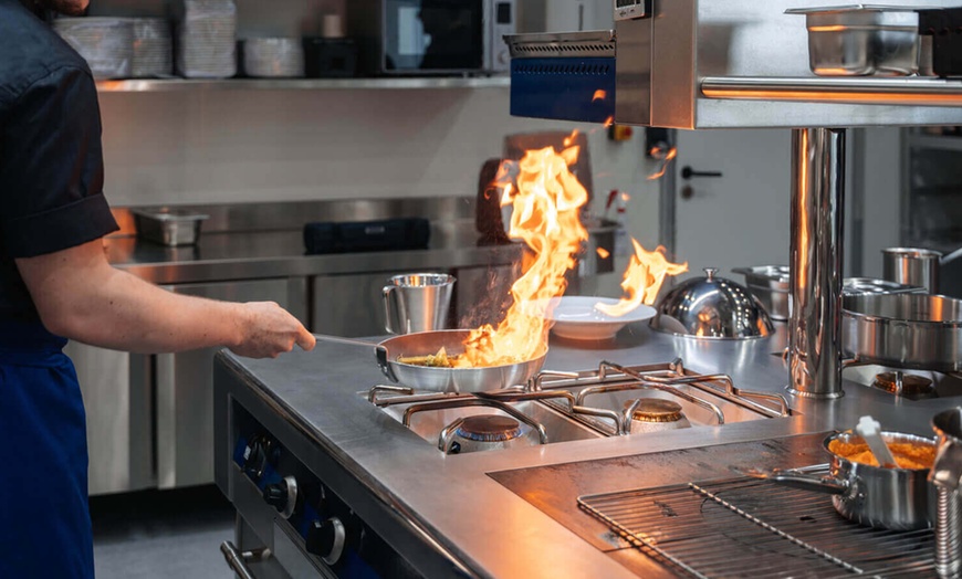 Image 9: Envolée gourmande avec un menu des délices aux portes de Paris