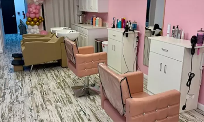 Get a 1 Blow Dry Session, 1 or 2 Deep Conditiong & Blowout Sessions