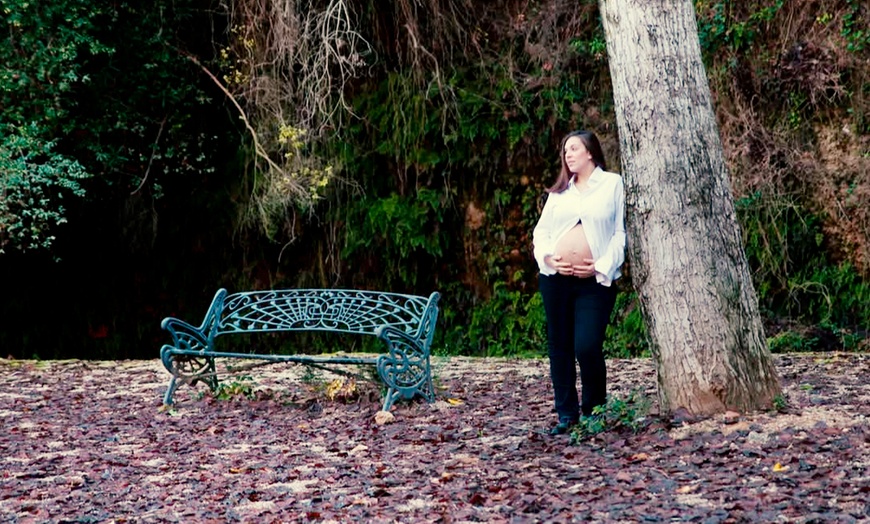 Image 6: Book fotográfico por la ciudad para una o dos personas con retoque 