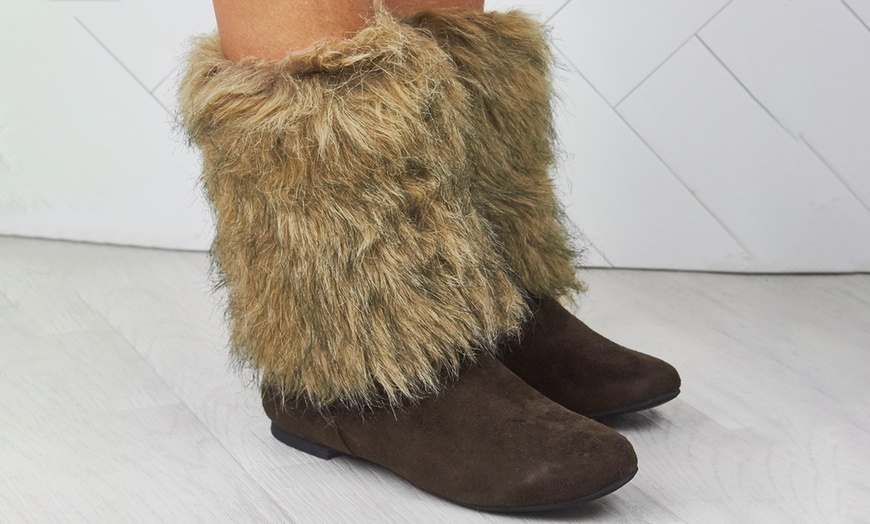 Image 10: Yeti Style Winter Boots
