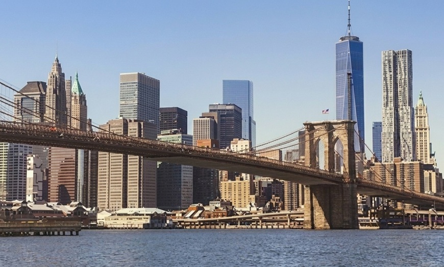 Image 9: Unlimited Prosecco Cruise - NYC Skyline Views
