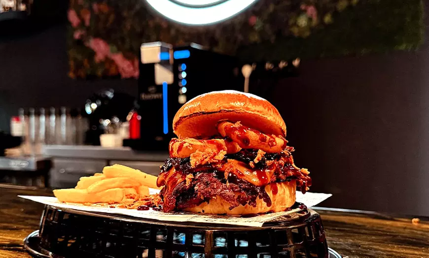 Image 2: Menú de hamburguesa smash o prime para 2 o 4 personas, postre y bebida