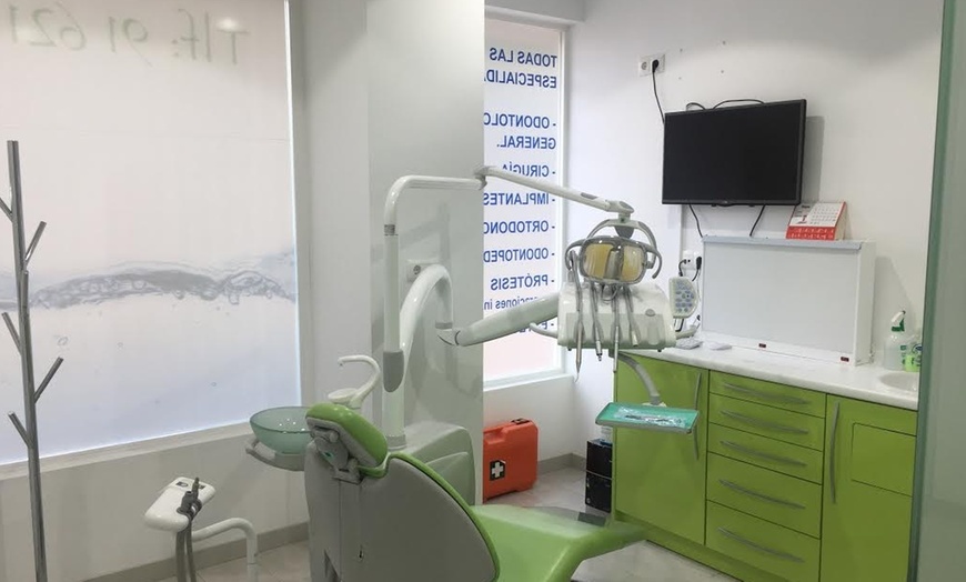 Image 2: TAC dental dos arcadas en Ara Dental