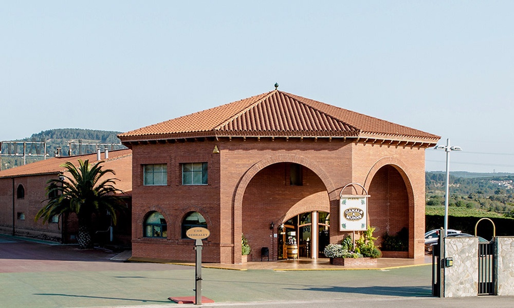 Visita a las cavas Canals & Munné con cata y calçotada para 2 o 4