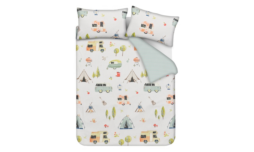 Image 4: Luxury Soft Reversible Camping Retreat Duvet Cover and Pillowcases
