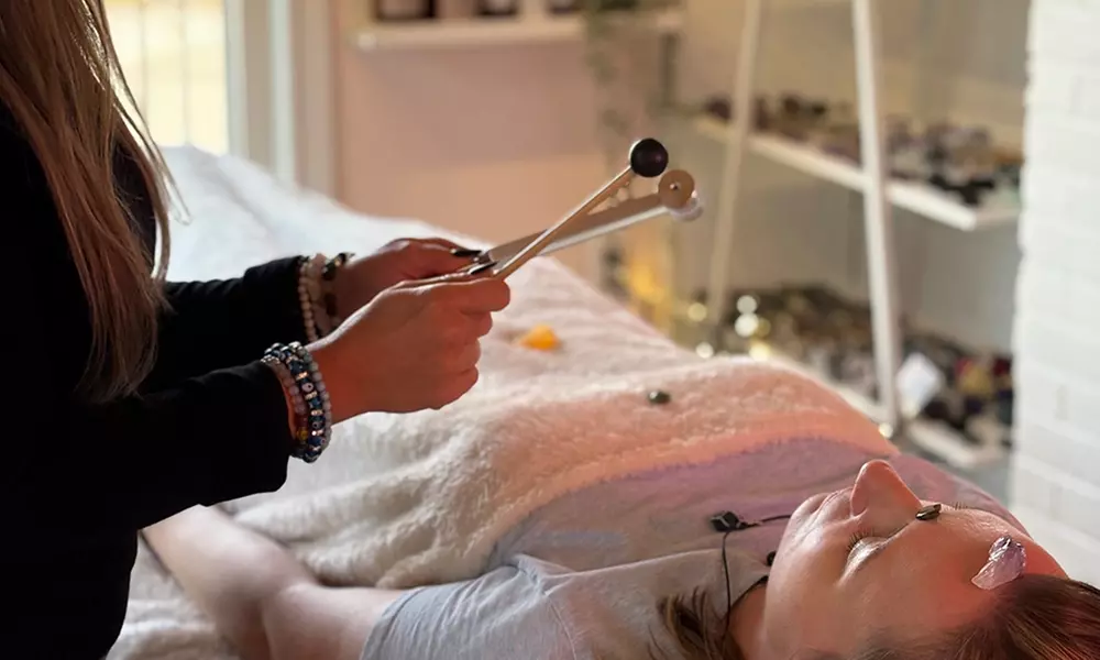 1-Hour Reiki Session with Oracle Cards or Cord Cutting for Healing