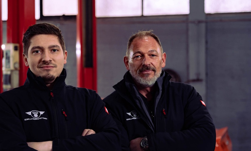 Image 2: Kleine Inspektion inkl. 4 Liter Öl und Ölfilterwechsel für 1 Fahrzeug