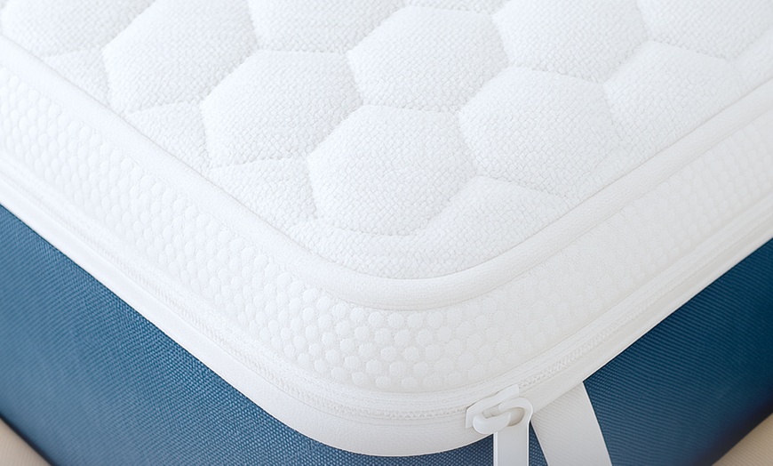 Image 4: The White Stone matrastopper