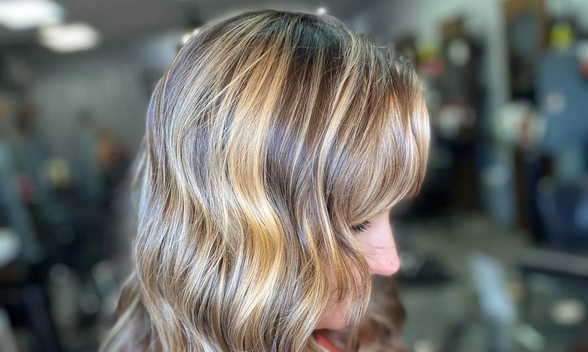 Transform Your Look with Stunning Hair Color and Highlights