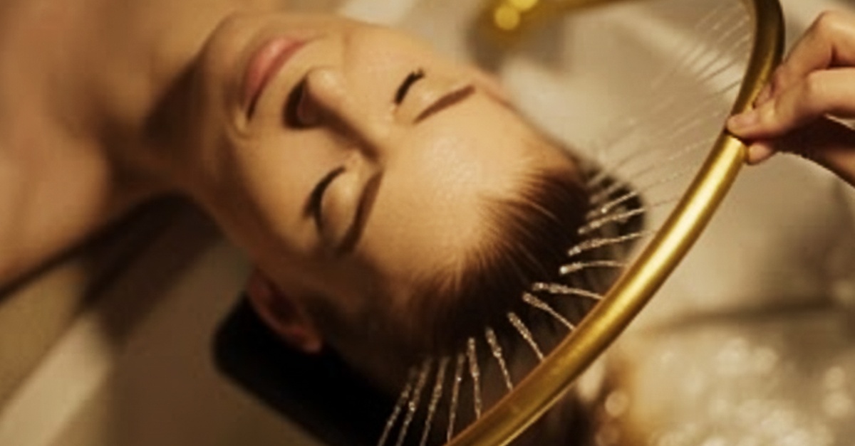 Sesión de head spa y masaje facial y corporal en Málaga