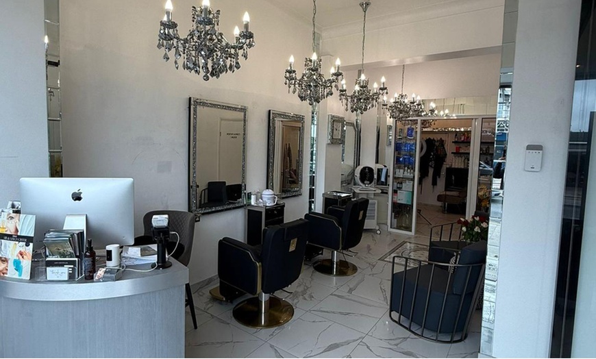 Image 4: Up to 59% Off on Pampering Package at Age Reversal Clinic