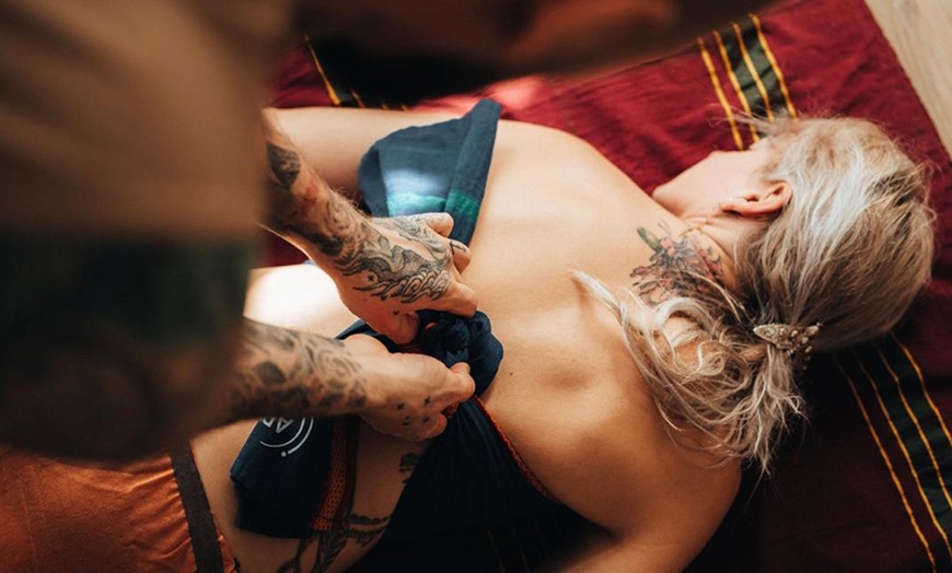 Image 4: 60 oder 90 Min. ayurvedische Yoga-Ganzkörpermassage für 1 Person