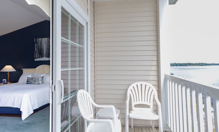 Image 8: Lakeside Resort in the Michigan With Breakfast & Scenic Views