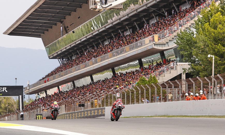 Image 5: Valencia: 3-Tages-Ticket für die MotoGP und 3* Hotel