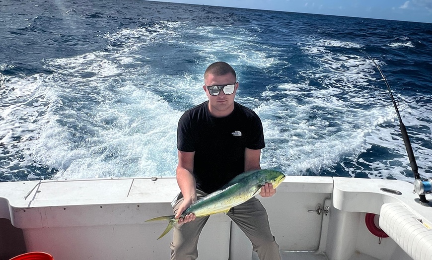 Image 2: 4 or 8 Hour Private Deep Sea Fishing Charter Experience in Miami Beach