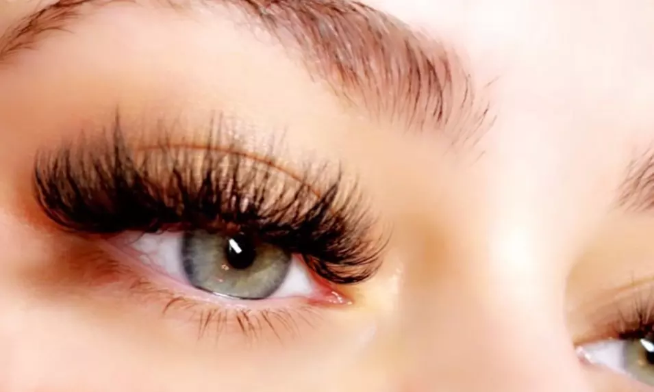 Transform Your Look: Luscious Lashes Await You!