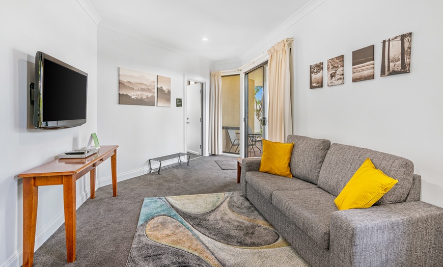 Image 5: Hunter Valley: Studio, One-Bedroom or Two-Bedroom with Wine up to 4