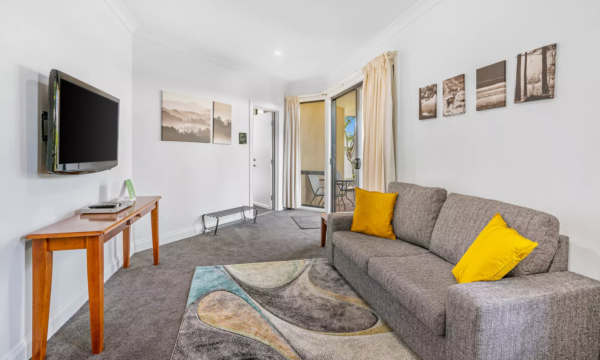 Hunter Valley: Studio, One-Bedroom or Two-Bedroom with Wine up to 4