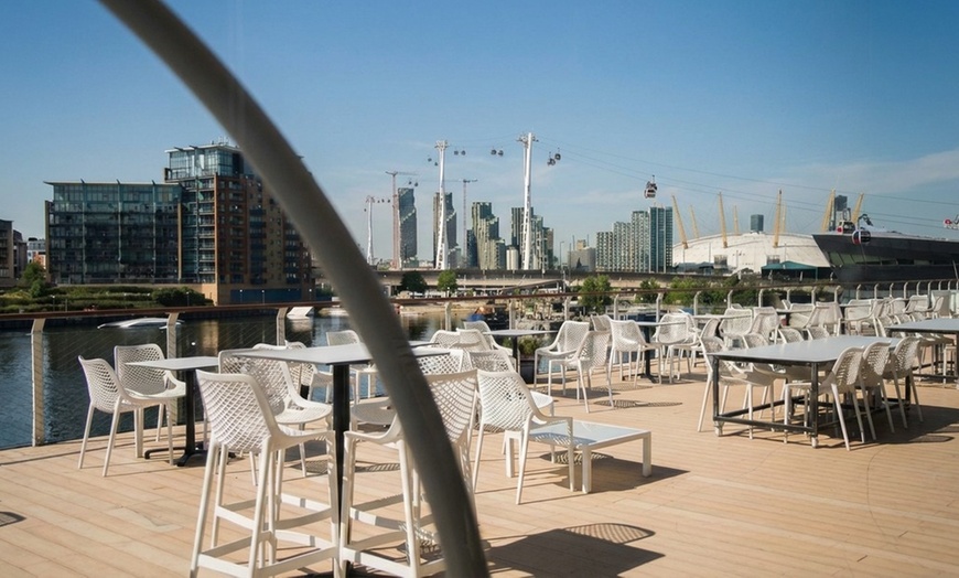 Image 3: London: Waterfront Floating Hotel Stay for 2