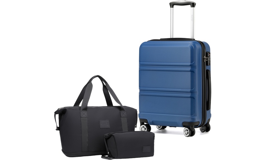 Image 17: Set de bagages 3 pièces : valise, sac de voyage et trousse de toilette