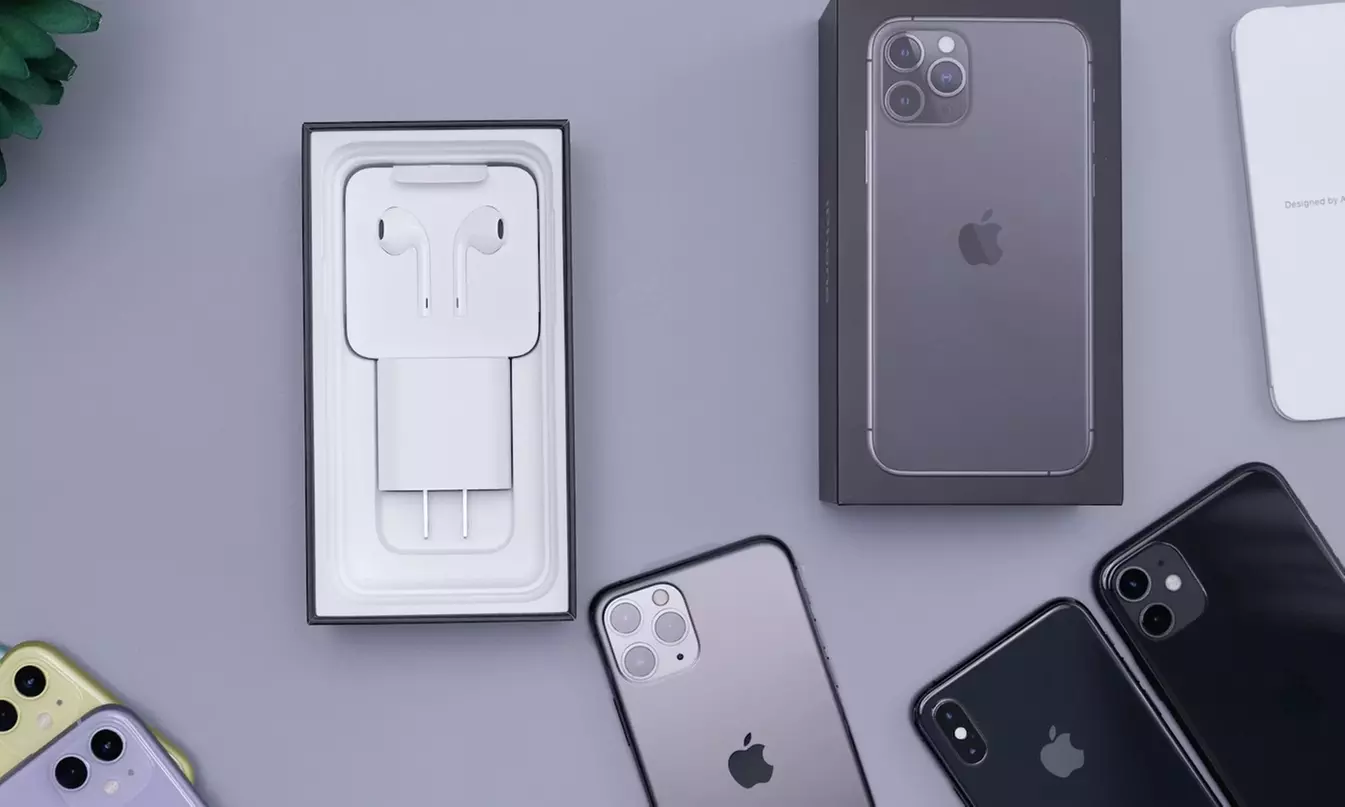 Professional Iphone Screen Repair For XR, 11, 12–15, Plus, Pro And Pro Max Models (Up to 45% Off) - Primary Image