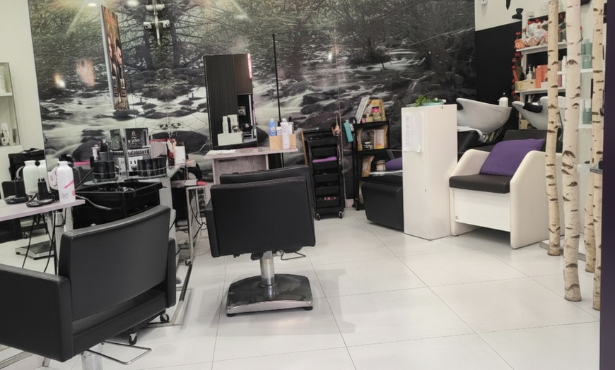 Image 4: Sesión de manicura y/o pedicura con esmalte tradicional para 1 persona