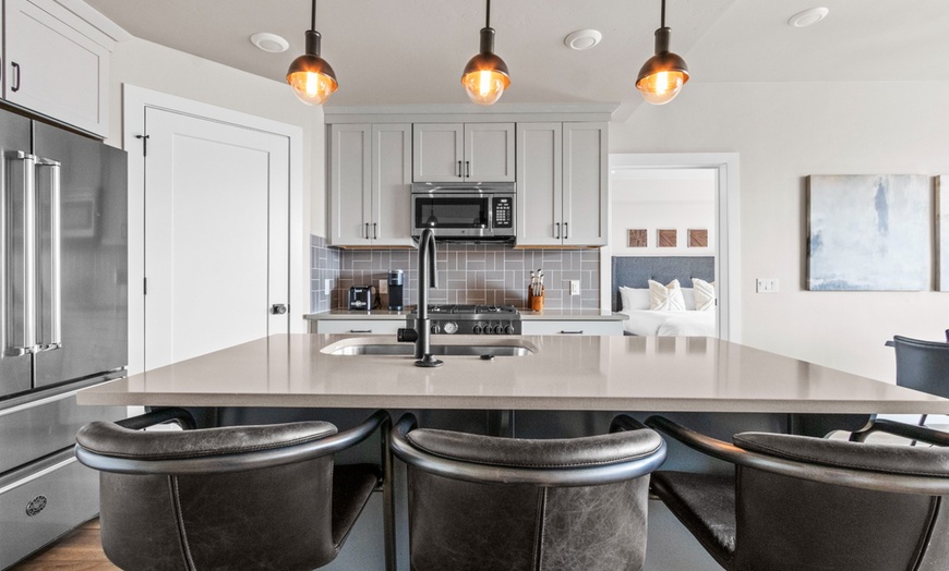 Image 18: Member Pricing: 4* Mountain Resort in Park City with Sweeping Views 
