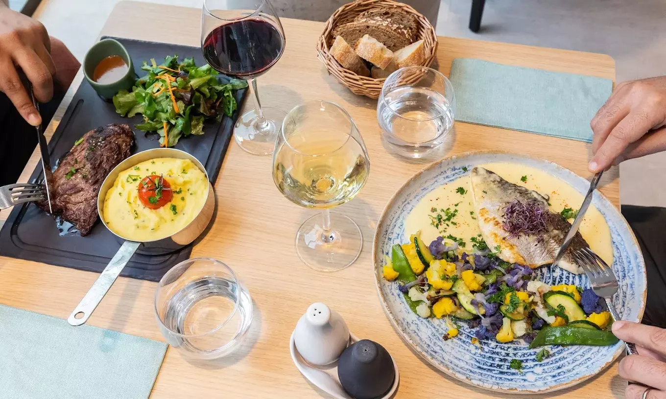 Entrées, plats et desserts au restaurant Maison Maulny