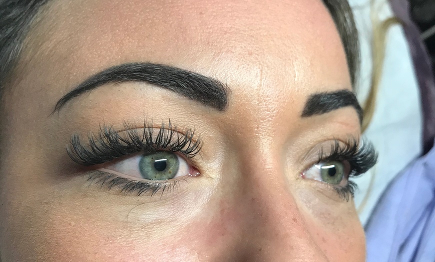 Image 4: Extensions de cils volume naturel ou glamour avec MAQUI PERMS SABRINA