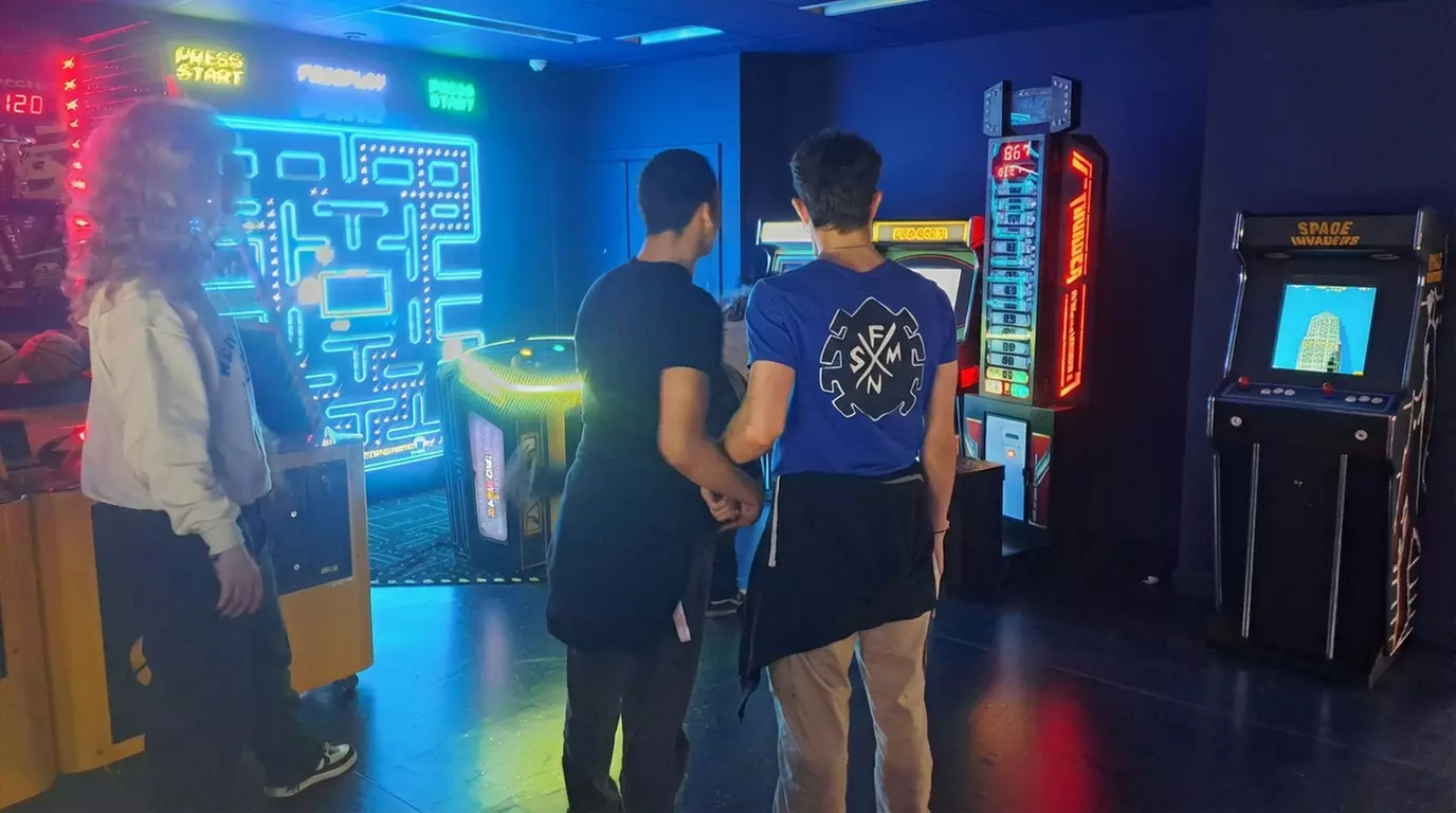 Unlimited Play & Popcorn and Come & Go Pass for 2, 3 or 4 or 6 People