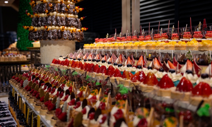 Image 6: 5* New Year Eve Gala Dinner w/ Choice of Beverages or Premium Package