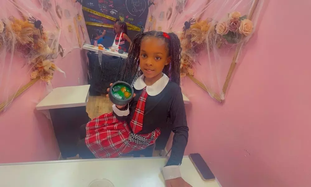 Candle Making Experience with Drink-Inspired Scents – Austin