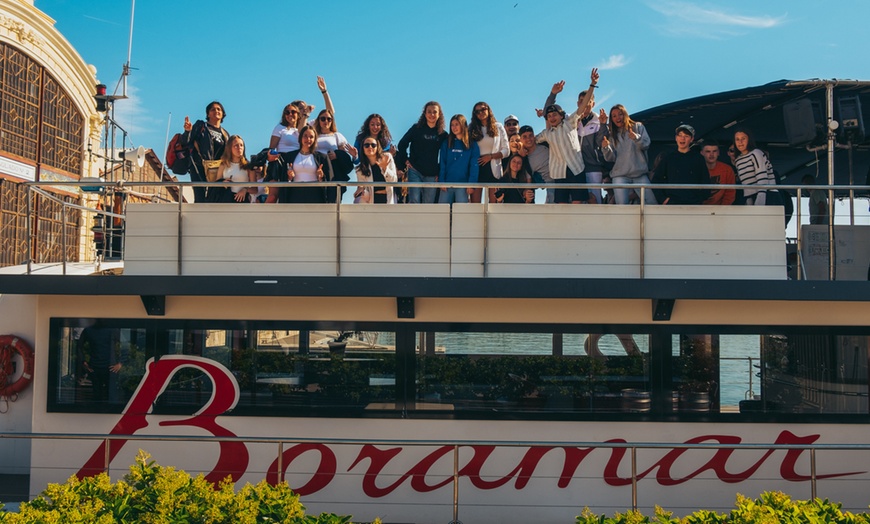 Image 10: Excursión en catamarán con comida y baño en alta mar 