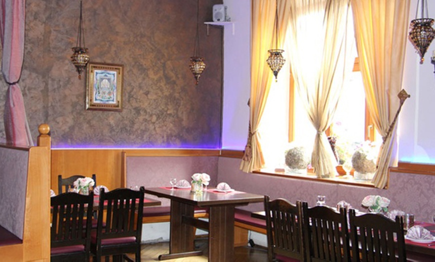 Image 7: Libanesisches 4-Gänge-Menü „Reise durch den Orient“ für 2-4 Personen