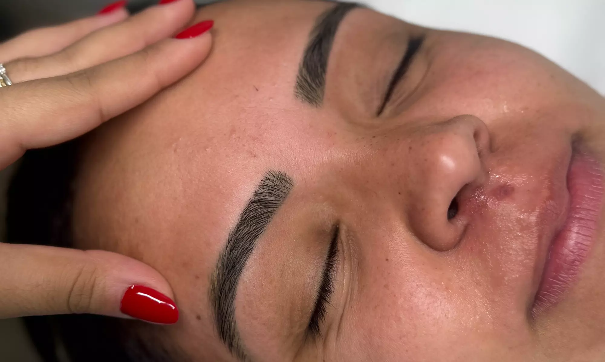 Get Flawless Brows Through Threading or Waxing