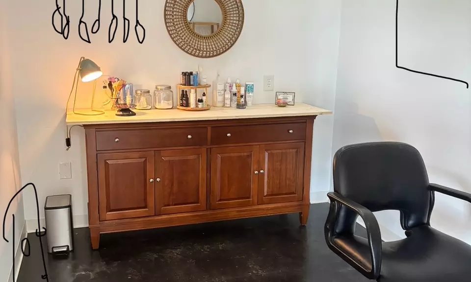 Precision Haircut 3D Finishing or Blowout with Deep Conditioning