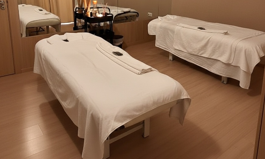 Image 6: Regálate bienestar: Masaje oriental en pareja Thai-Oil de 45 minutos