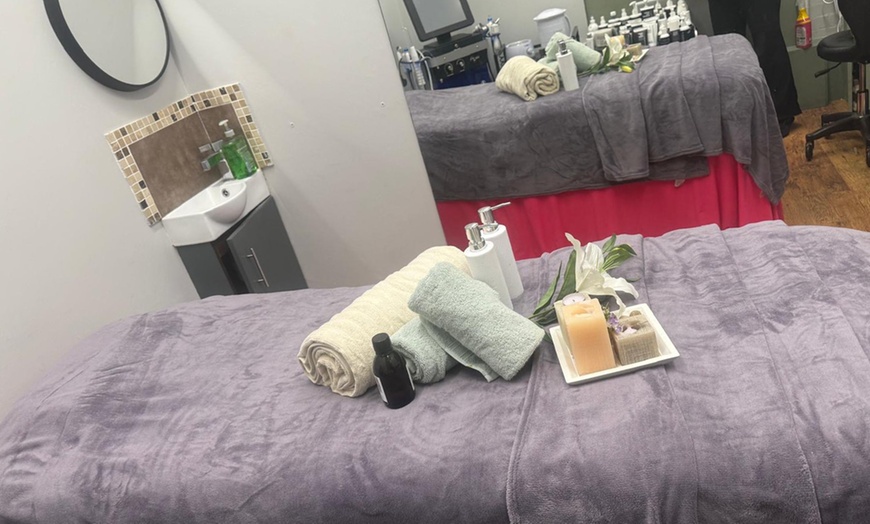 Image 5: Transform Your Skin with One or Three Sessions of HydraFacial 