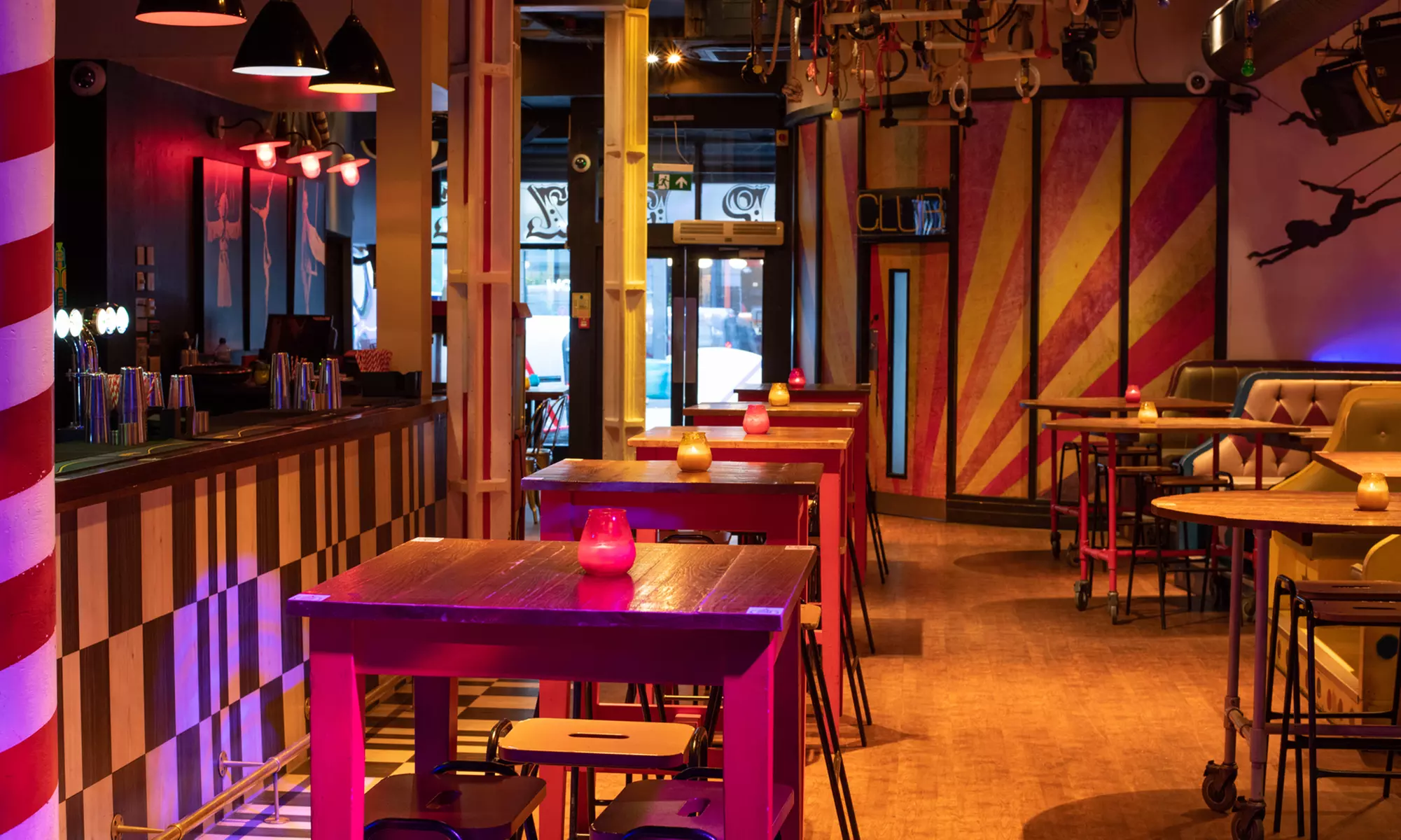 Cocktail Masterclass -2 Cocktail, Glass of Fizz & Shot Each -1, 2 or 4