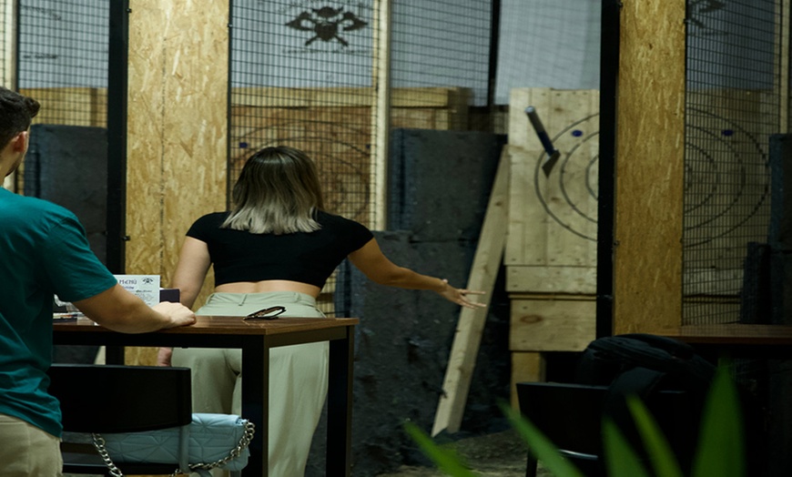 Image 8: Lanzamiento de hacha para 1, 2 o 4 personas